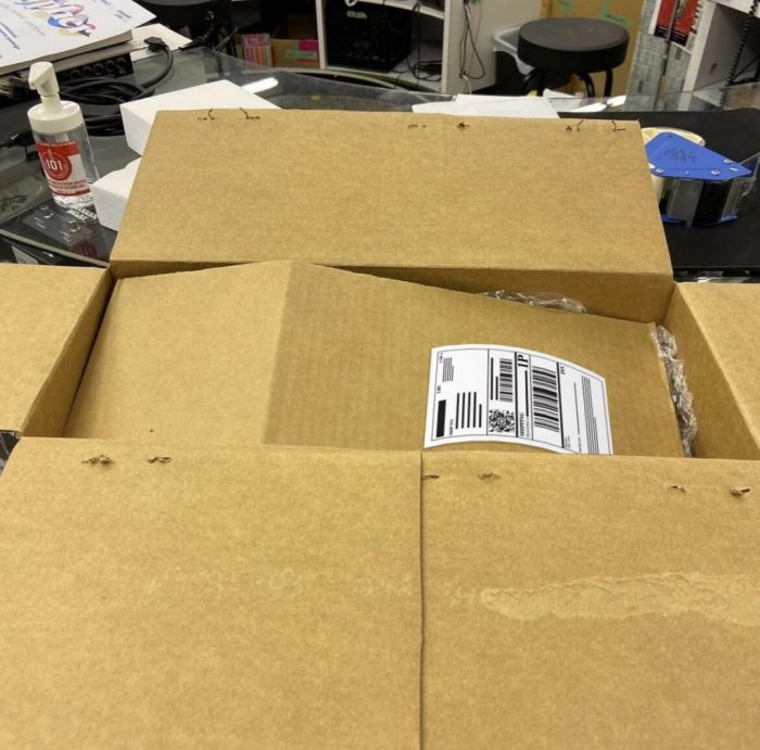 ShipNerd guitar packaging 9 1024x1012 1 - Tips Pengemasan &amp; Pengiriman Parket untuk Pengiriman Prima